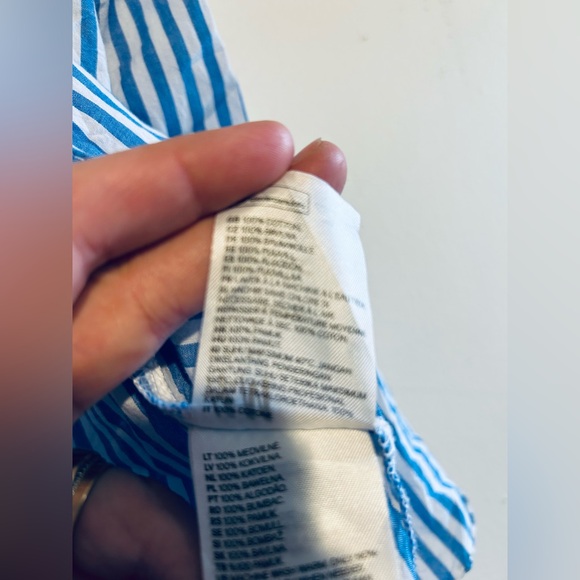 H&M women’s blue and white pinstripe button up - Picture 7 of 12